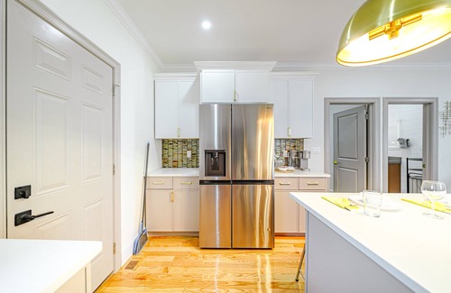 St. Marks Apartment | 82 Newly Renovated, Luxury Apt in Boston