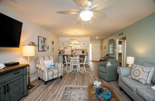 Edisto Island Condo | 824 Club Cottage-Resort Duplex w/Golf Course Views; Easy Beach Access; Dogs Welcome
