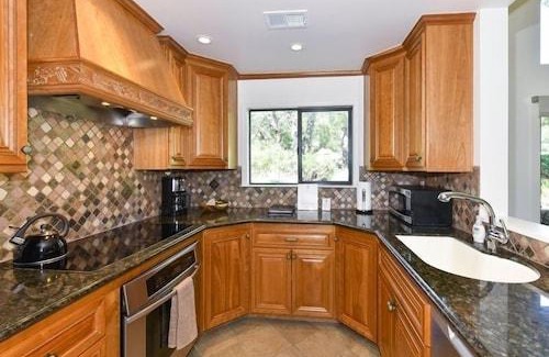 Napa Apartment | 824 Oak Creek At Silverado 3 Bedroom Condo by RedAwning