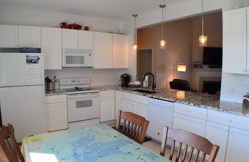 Mackinaw City Condo | 83 Bridgeview Retreat