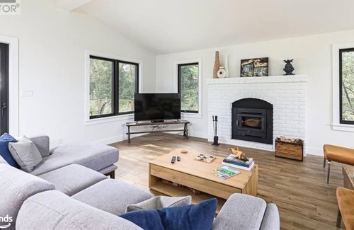 Clearview House | 8327 21/22 NOTTAWASAGA Sideroad