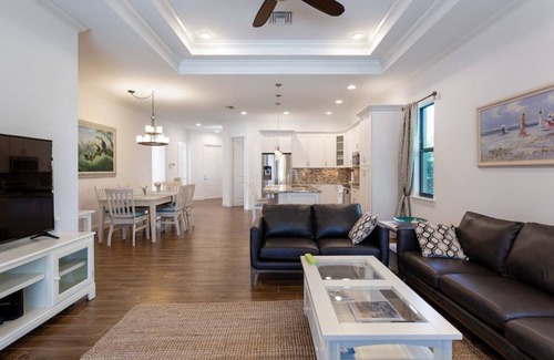 Naples Park House | 833 Naples Oasis: Heated Pool, Steps to Beach!