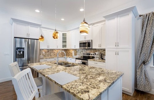 Naples Park House | 833 Naples Oasis: Heated Pool, Steps to Beach!