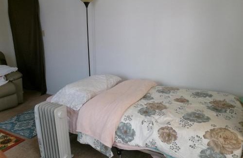 Chicago Heights House | 834 Happy Home -Peaceful Private RMs with Laundry