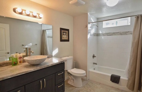 Paradise Valley Apartment | 8402 - Spacious Apartment with A/C & Elevator near SFO