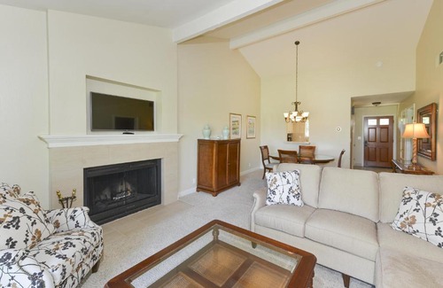 Napa Apartment | 841 Oak Creek at Silverado condo