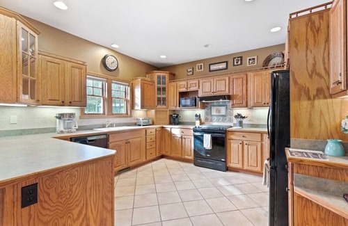 Clymer House | 8438 Canterbury · Luxury Mountain Top Living For The Whole Family