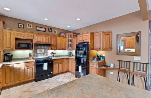 Clymer House | 8438 Canterbury · Luxury Mountain Top Living For The Whole Family