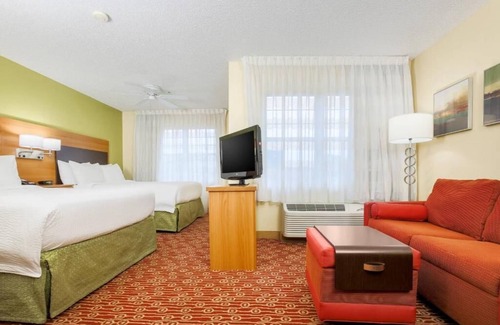 Fairbanks Hotel | 85-bedroom hotel in fantastic Houston with WiFi, fitness room, AC