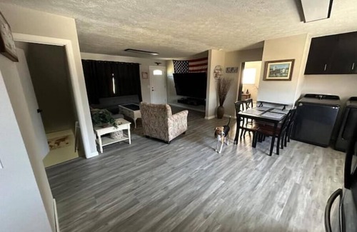 Springfield House | 85 inch TV Big Beds