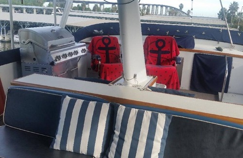 Brisbane Boat Rental | 85' Luxury Yacht, sleeps 10, can be moved to Pier 40 San Francisco