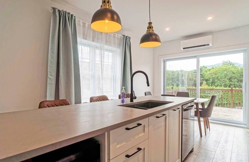 Bromont Apartment | 851 condo in Bromont Vieux Village mountain view