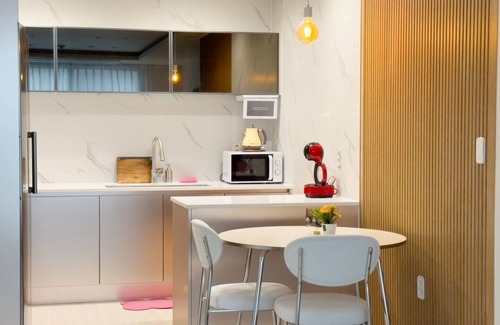 Giheung-gu Apartment | 854sqft Luxury 3B2B #Parking #WasherDryer #fitness #AC #Parking #Pet-friendly