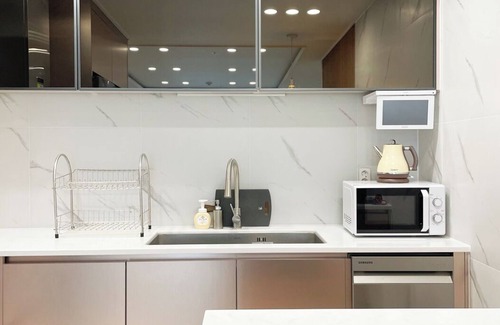 Giheung-gu Apartment | 854sqft Luxury 3B2B #Parking #WasherDryer #fitness #AC #Parking #Pet-friendly
