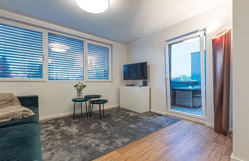 Schiefbahn Apartment | 85qm Balkon Suite mit 2 Schlafzimmern und Balkon