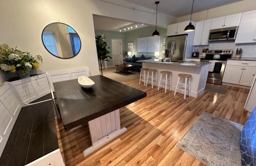 Off Broadway Apartment | 86 Dr Marcus House - Popular Broadway Area