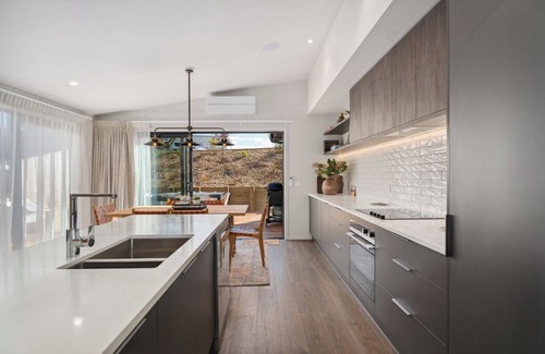 Wanaka House | 86 on Kirimoko - Wanaka Holiday Home