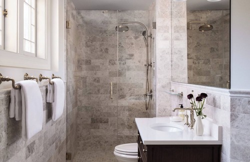 Historic District Hotel | 86 State Circle - Luxury Boutique Hotel