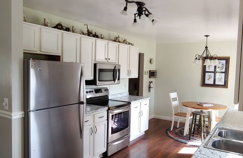 Upper Peninsula Michigan House | 86" TV, Sauna, Firepit, Gym, Ping Pong, Pool, Foosball, Plenty of Parking, 6 TVs