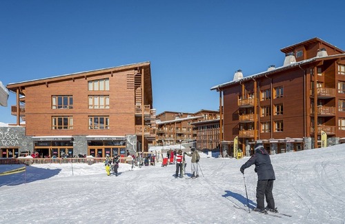 Arc-1800 Apartment | 87m2- Ski In & Out - Pool/Spa/Jacuzzi - Highest Floor - 5* Residence -Arcs1800