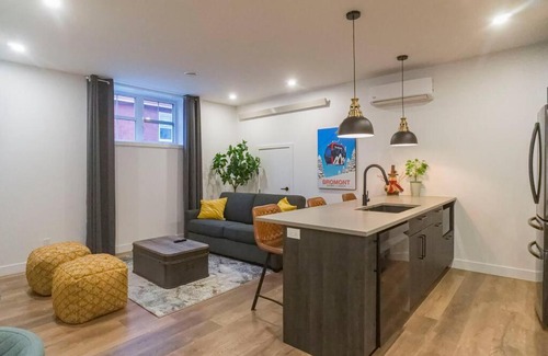 Bromont Apartment | 883 suite 102 Bromont Vieux Village 2cac , foyer