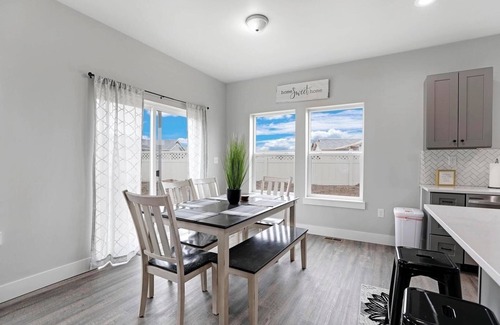 Twin Falls House | 893 Brand new construction 2 level townhome central TF