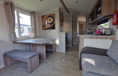 Mablethorpe Ski Chalet | 8Berth- SmartTV- CloseToBeach- FamilyFriendly