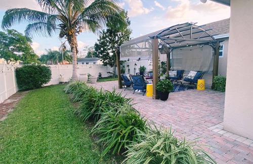 Lake Worth Corridor House | 8Ppl, Close beach, BBQ, Gazebo, Top Location
