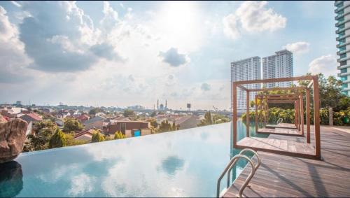 Bekasi Barat Hotel | 8rooms at Grand Kamala Lagoon