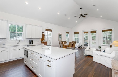 Southeast Pensacola House | 8th Ave Coastal Farmhouse Retreatn