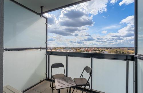 Wlochy Apartment | 8th Floor Włochy Apt - Balcony, Workspace, AC - by Rentujemy