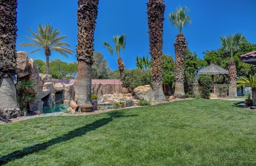 Spring Valley Villa | 8x5 Oasis - Huge Luxury Villa w/heated pool & spa