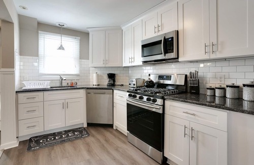 Point Pleasant Beach House | 9 Bds, 3ba, Pool, 14 Badges, AC. One of largest available 2025 & 2026 rates