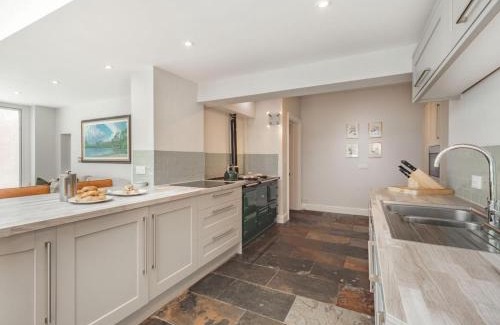 Keswick House | 9 Bed in Keswick SZ238