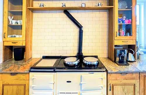 Kirknewton Cottage | 9 bedroom accommodation in Kirknewton, near Edinburgh