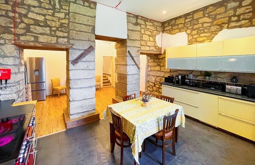Gorebridge Cottage | 9 bedroom accommodation in Gorebridge, near Edinburgh