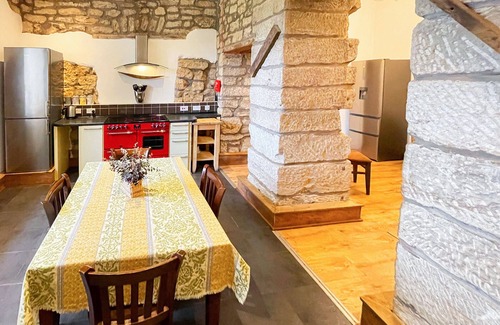 Gorebridge Cottage | 9 bedroom accommodation in Gorebridge, near Edinburgh