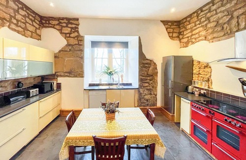 Gorebridge Cottage | 9 bedroom accommodation in Gorebridge, near Edinburgh