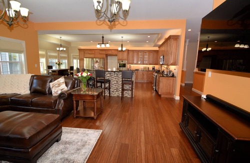 Saratoga Springs House | 9 Bedroom🏡Heated Pool🏊HotTub🛁Firepit🔥BBQ🍗Creek🐠->Ski⛷️Track🏇Town🌇SPAC🎶Lake🏖️Golf⛳️