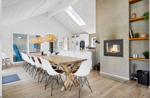 Houvig Strand House | 9 bedroom lovely home in Ringkøbing