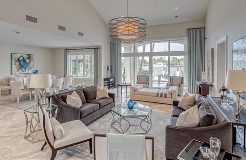Harbor Beach Apartment | 9 Bedroom Single family 238861 by Houzlet