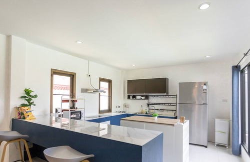 San Sai Villa | 9 BR Huge Pool Villa near Central Festival. 15 Min to Old city and Nimman