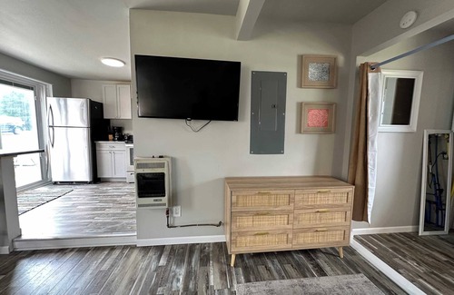 Oscoda Cabin | #9 | Fresh, Modern Studio by Lake