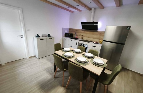 Grandici House | 9 km from the sea, free Wi-Fi, barbecue, dishwasher, washing machine