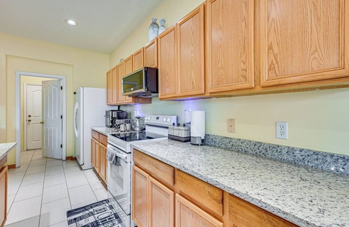Riverview House | 9 Mi to Apollo Beach: Riverview Getaway!