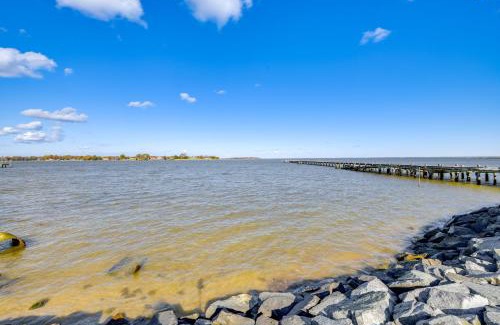 Colonial Beach House | 9 Mi to Colonial Beach Charming Cottage with Yard!