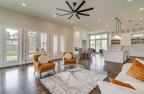 Northside House | 9 Mi to Downtown Houston: Spacious Group Getaway