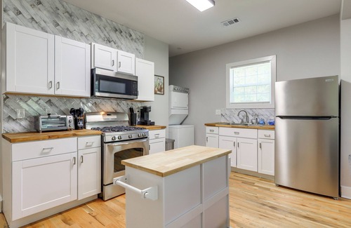 College Park Apartment | 9 Mi to Dtwn ATL: Pet-Friendly Apt w/Yard