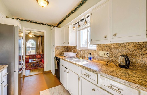 South Side House | 9 Mi to Dtwn: Spacious Retreat in Corpus Christi!