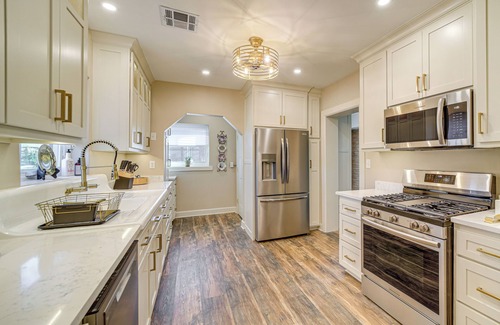 Sand Springs House | < 9 Mi to Dtwn Tulsa: Lovely Home w/Yard & Deck!